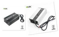 Het automatische de Lader van de Lithiumbatterij 58.4V 8A Intelligente Laden voor LiFePO4-Batterij 2.5KG Lichtgewicht