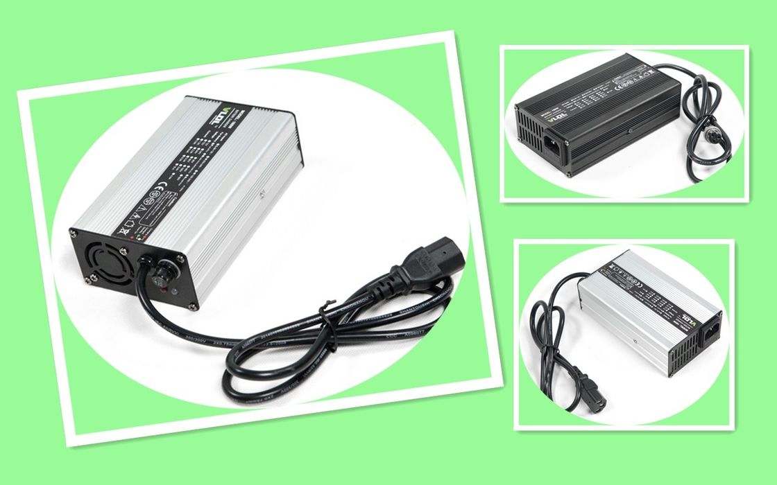Slim Elektrisch van het de Laders36v 4A Aluminium van de Motorfietsbatterij Zilveren of Zwart Omhulsel 4 Stappen het Laden