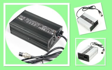 12 volts 10 Ampèren de Slimme van de Batterijlader Hoge Frequentie voor de Zure Batterij van Li/van het Lood